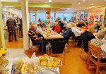 28. Na vertrek van de Sint een broodmaaltijd.